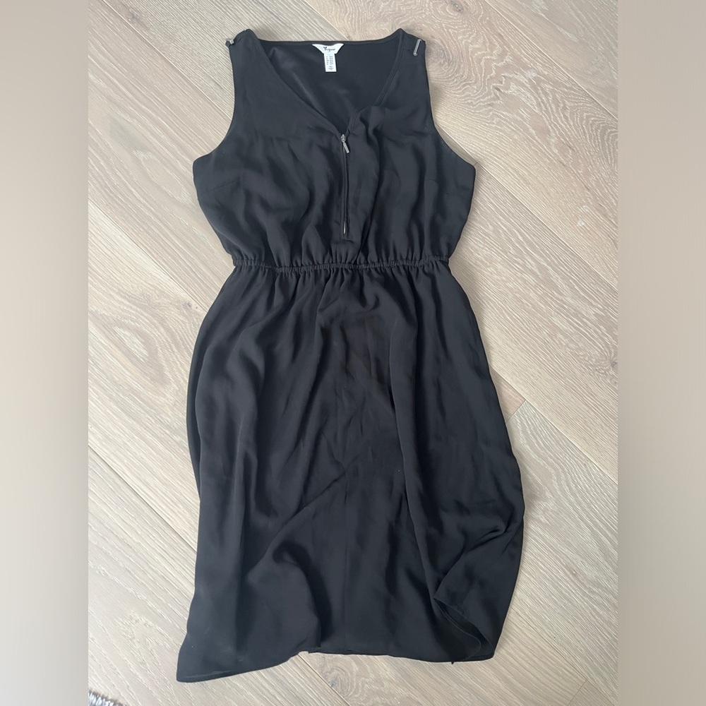 Thyme Maternity. Size XS. Women’s maternity and nursing dress. EUC